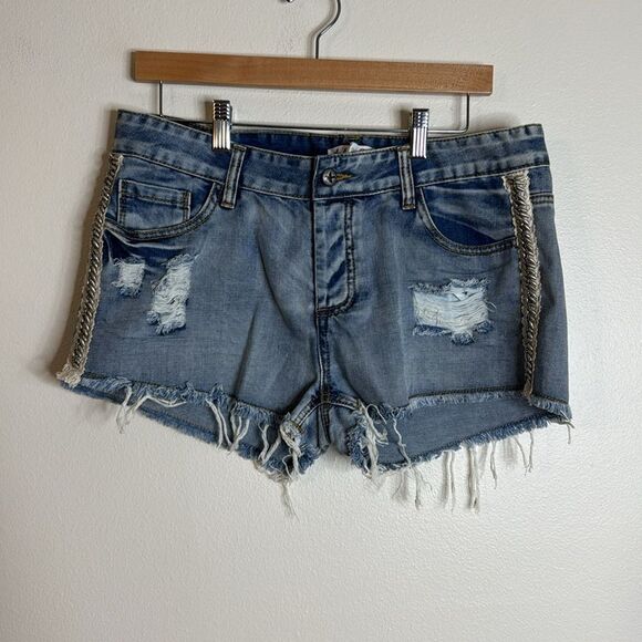 Others follow ladies cut off distressed denim shorts with beaded sides size 30 - Picture 2 of 12